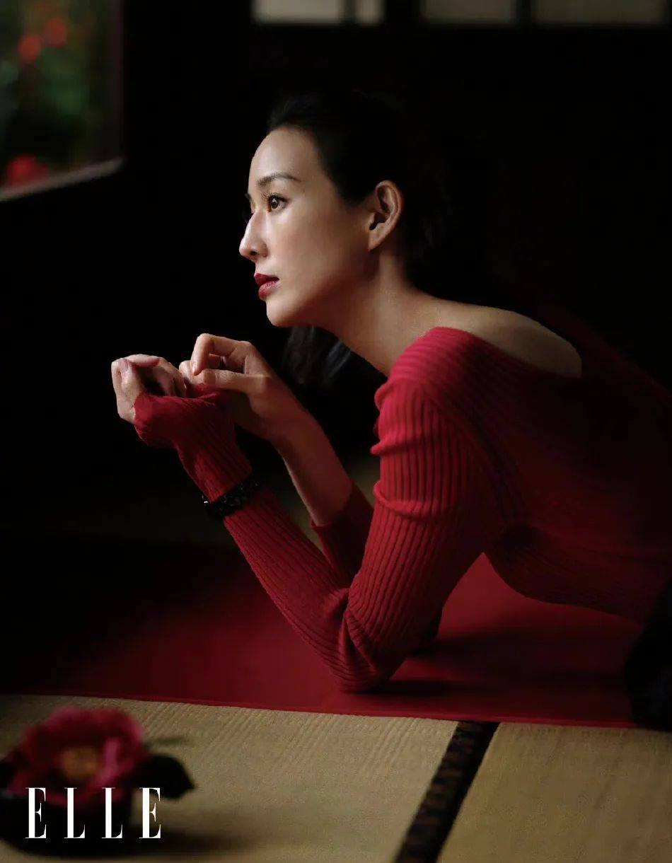 ̨���һ������Ů�ž������������ѩ����ò���޶���